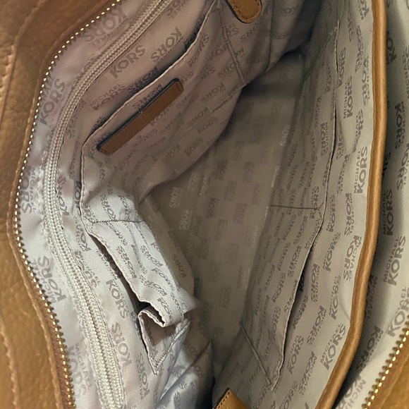 Michael Kors Tan Bedford Laptop Tote w/ Tassel - Picture 7 of 8